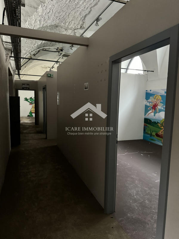 Local commercial - 964 m²