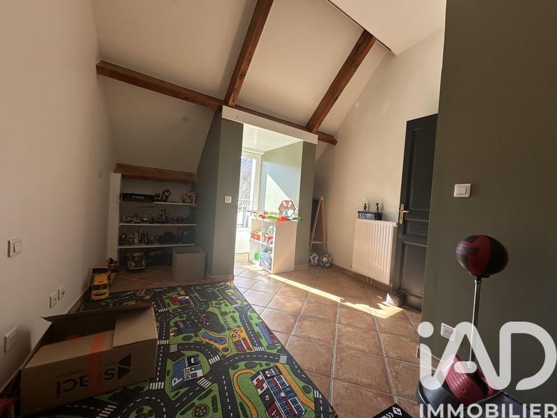 Maison - 234 m² - 8 pièces