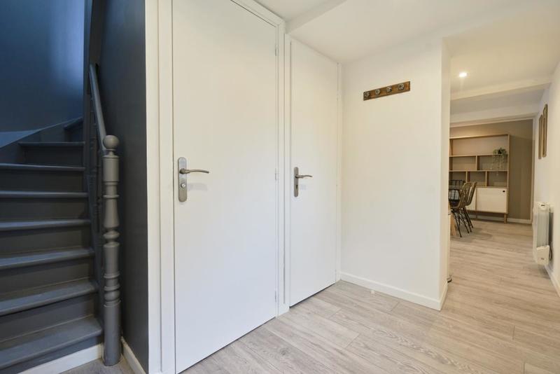 Appartement - 99 m² - 6 pièces