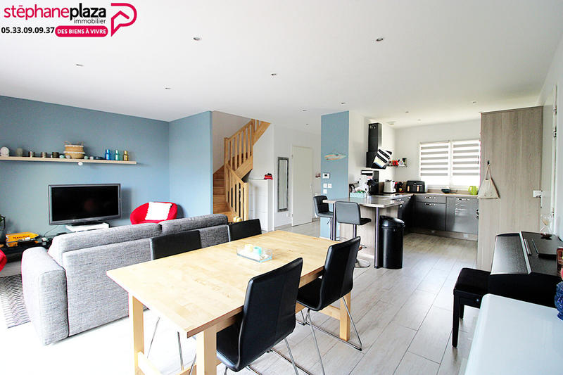 Maison - 93 m² - 4 pièces