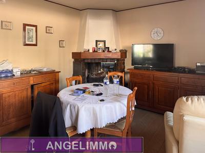 Maison - 104 m² - 6 pièces