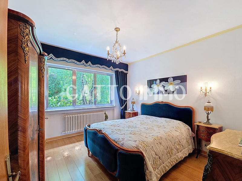 Maison - 200 m² - 8 pièces