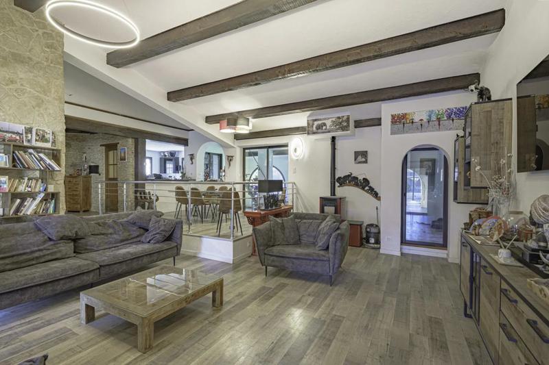 Maison - 195 m² - 6 pièces