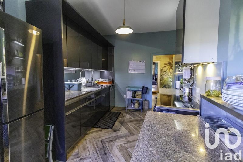 Maison - 270 m² - 11 pièces