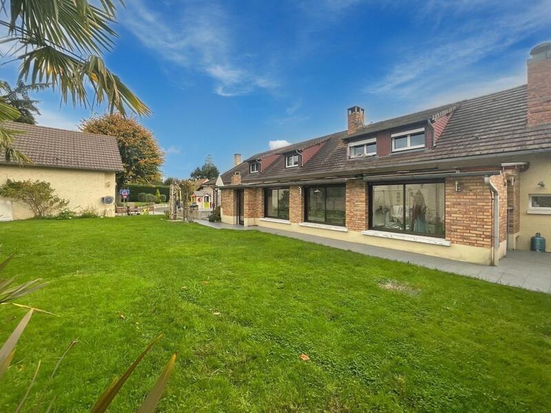 Propriété - 360 m² - 12 pièces