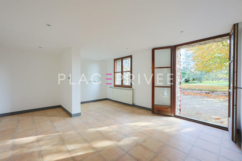 Maison - 375 m² - 10 pièces