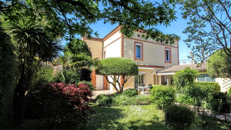 Maison bourgeoise - 319 m² - 8 pièces