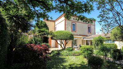 Maison bourgeoise - 319 m² - 8 pièces
