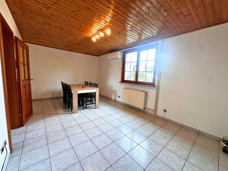 Maison - 240 m² - 8 pièces