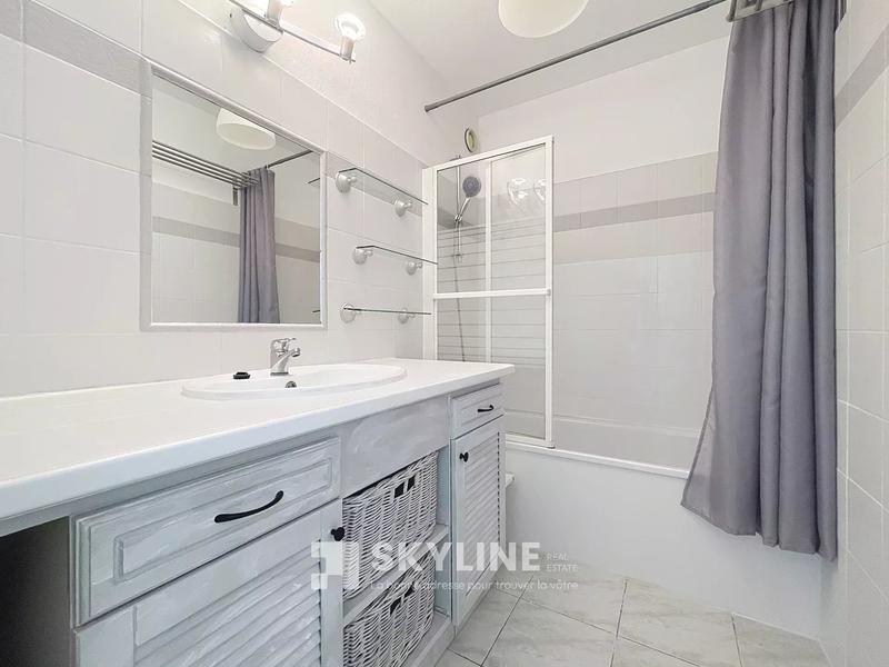 Appartement - 82 m² - 4 pièces