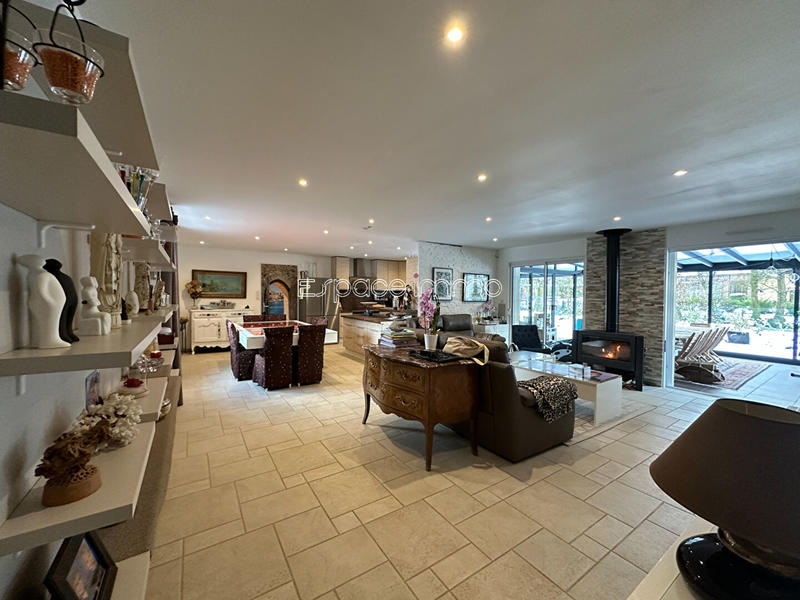 Maison - 165 m² - 6 pièces