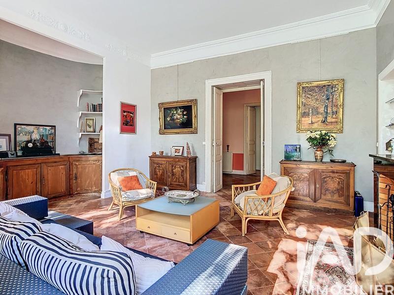 Maison - 465 m² - 12 pièces