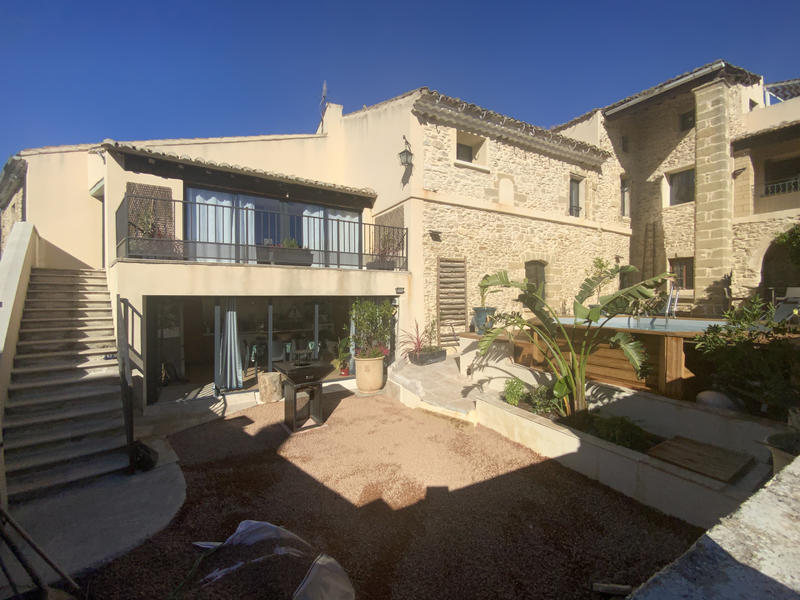 Maison - 300 m² - 7 pièces