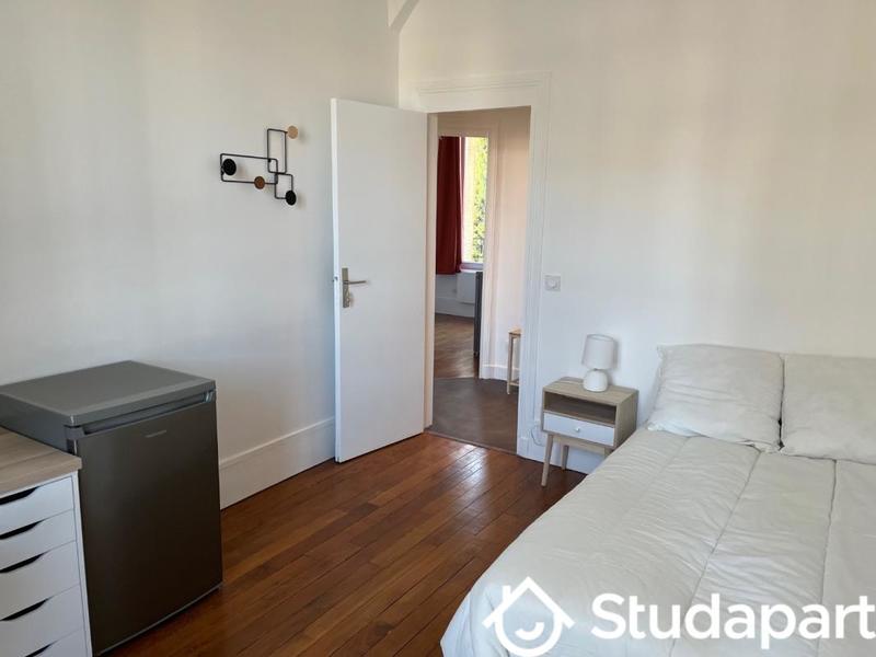 Chambre - 10 m² - 1 pièce