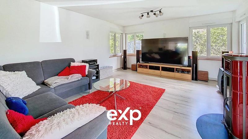 Maison - 219 m² - 9 pièces