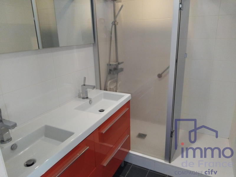 Appartement - 77 m² - 5 pièces