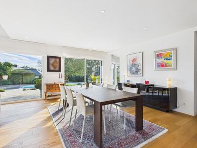 Maison - 230 m² - 5 pièces