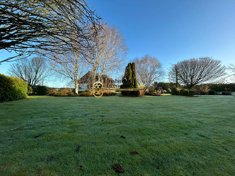 Maison - 193 m² - 9 pièces