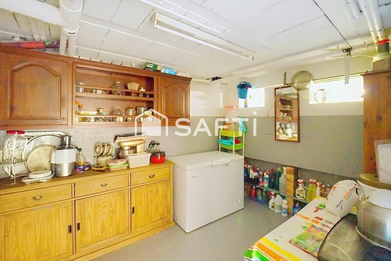 Maison - 200 m² - 7 pièces