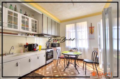 Maison - 245 m² - 7 pièces