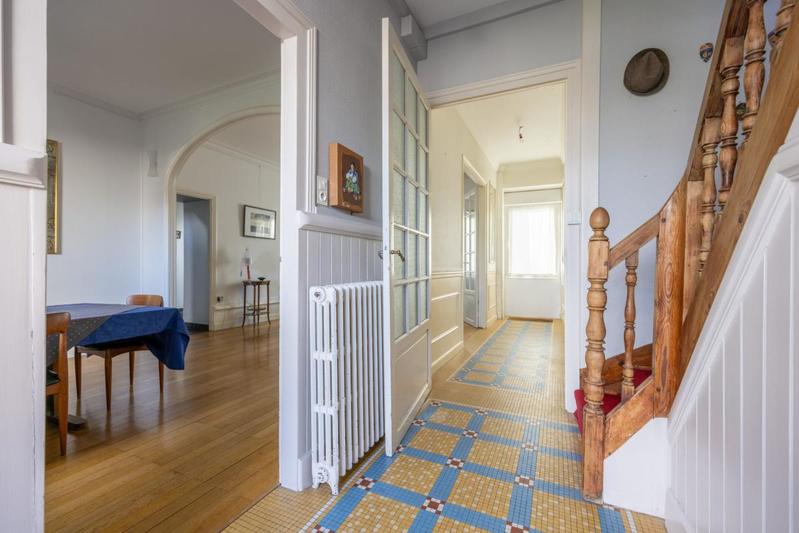 Maison - 217 m² - 8 pièces