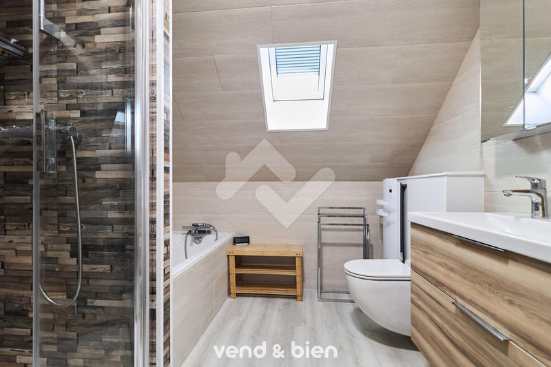 Maison - 121 m² - 6 pièces