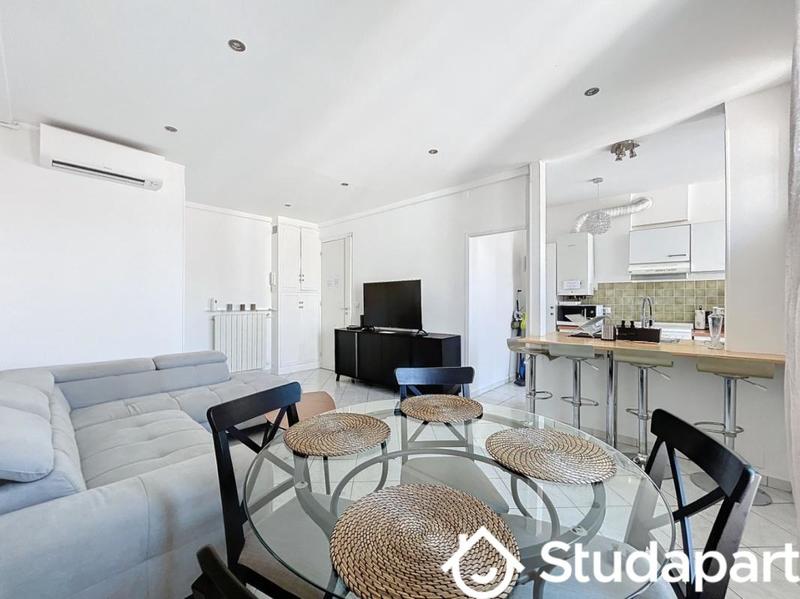 Chambre - 13 m² - 1 pièce