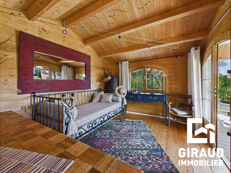 Villa - 220 m² - 10 pièces