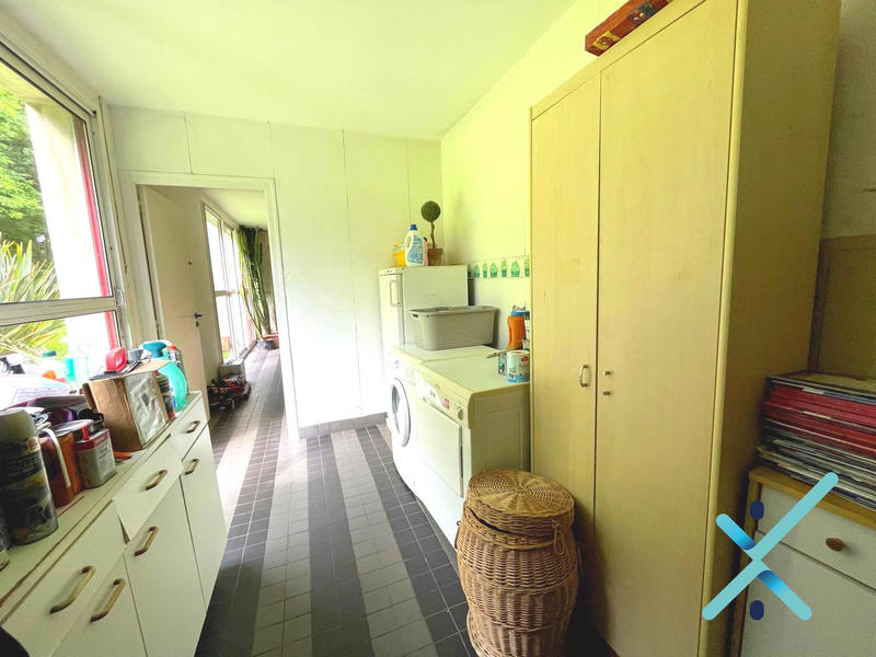 Maison contemporaine - 252 m² - 11 pièces