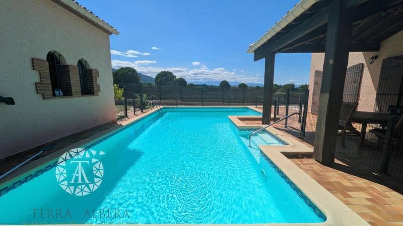 Villa - 212 m² - 8 pièces