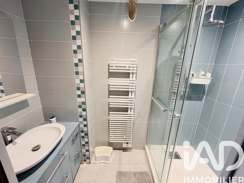 Maison - 222 m² - 6 pièces