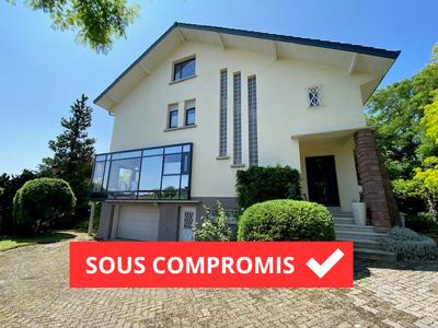 Maison - 198 m² - 7 pièces