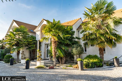 Villa - 570 m² - 10 pièces