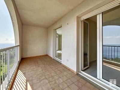 Appartement - 94 m² - 4 pièces