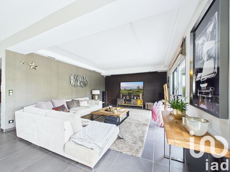 Maison - 213 m² - 6 pièces