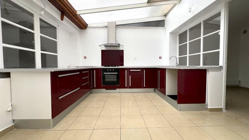 Maison - 95 m² - 4 pièces