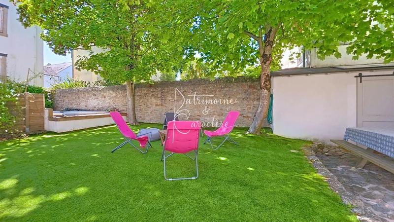 Maison de ville - 235 m² - 10 pièces