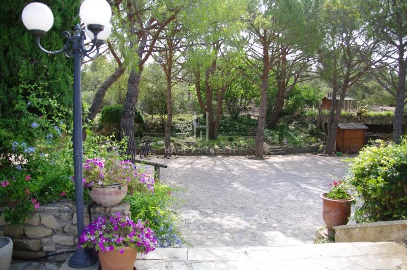 Propriété - 753 m²