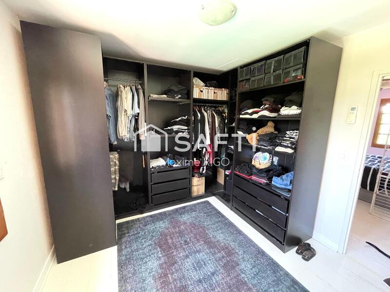 Maison - 163 m² - 8 pièces