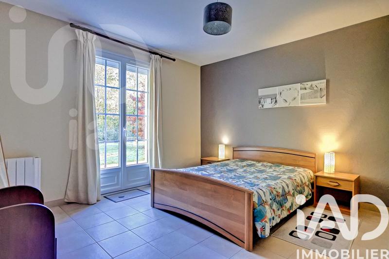 Maison - 220 m² - 5 pièces