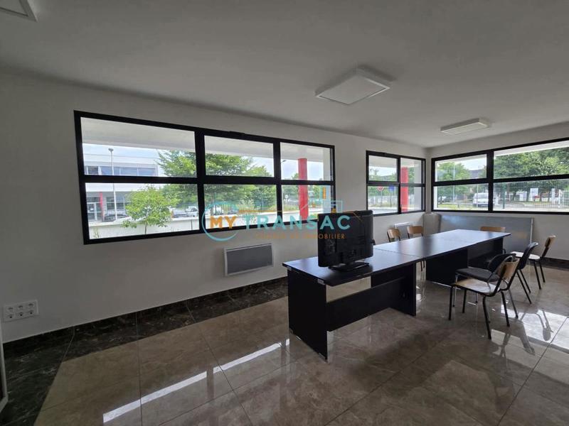 Local d'activité / Entrepôt - 965 m²