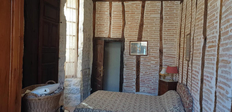 Maison - 250 m² - 6 pièces