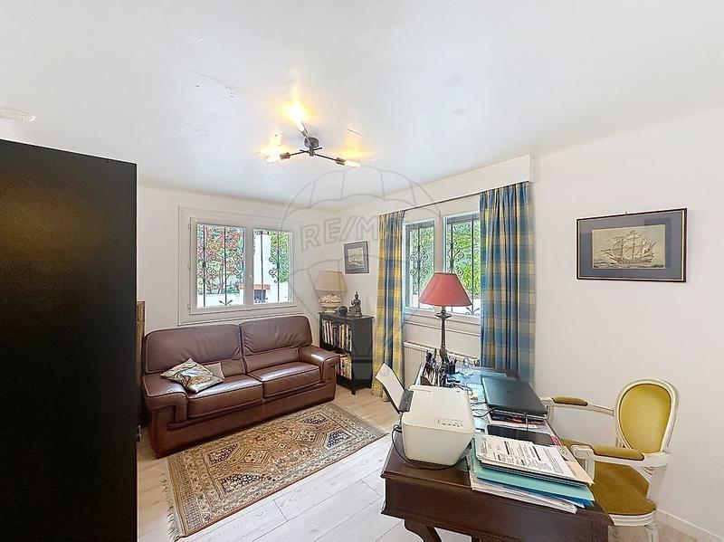 Maison - 204 m² - 8 pièces