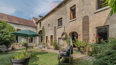 Maison - 550 m² - 15 pièces