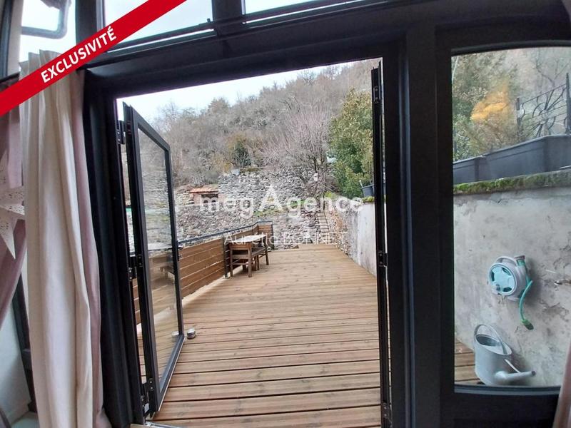 Maison - 246 m² - 9 pièces