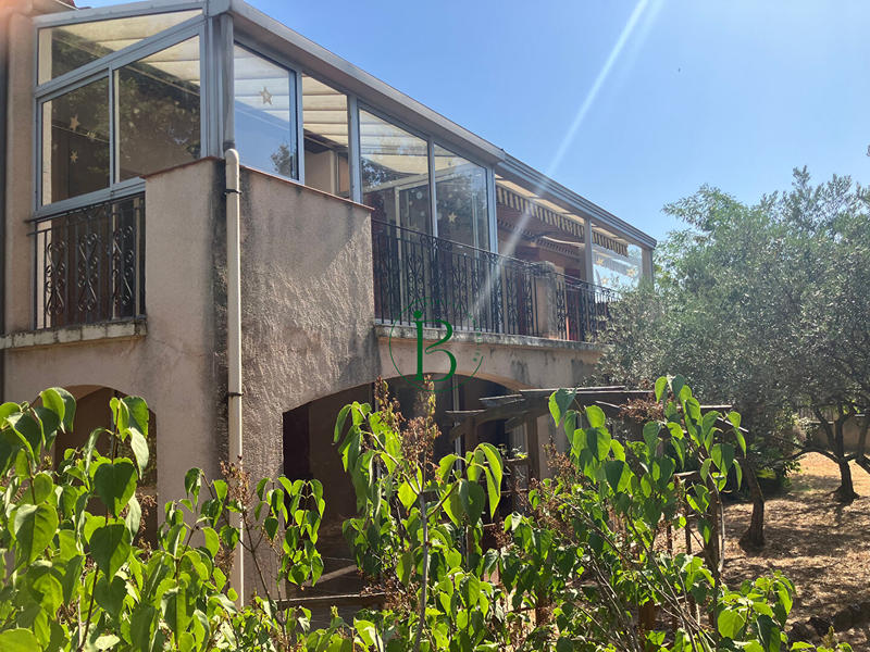 Villa - 242 m² - 6 pièces