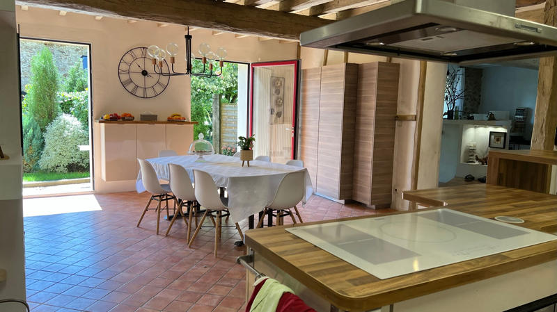 Maison - 542 m² - 20 pièces