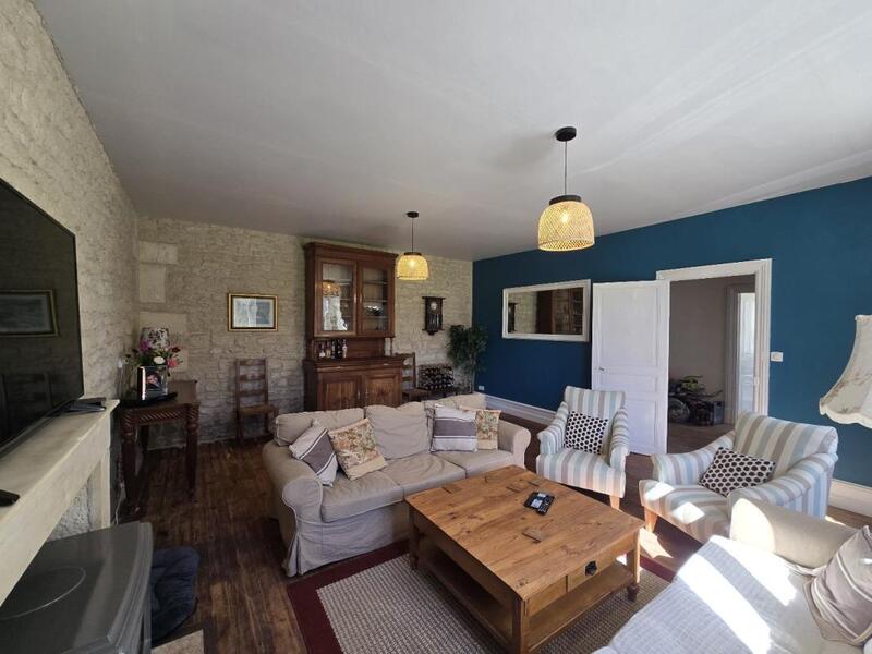 Maison - 230 m² - 9 pièces