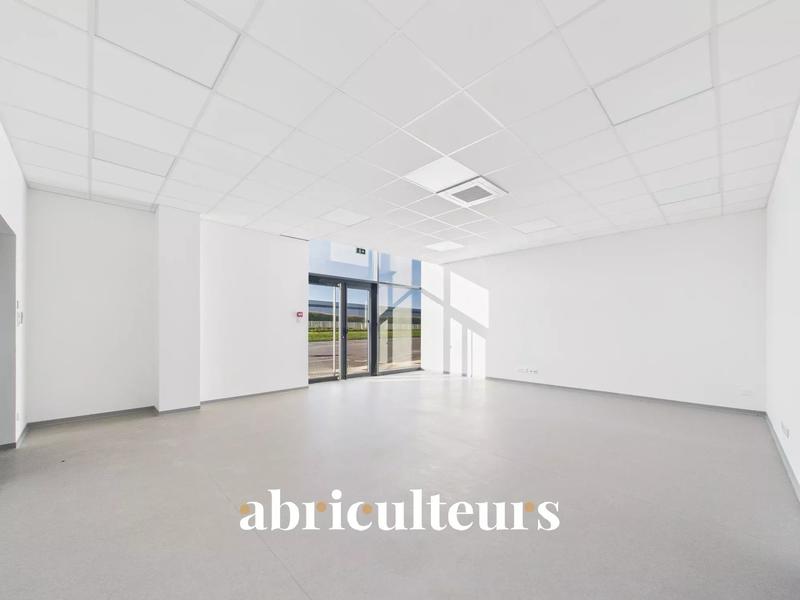 Local d'activités - 450 m²