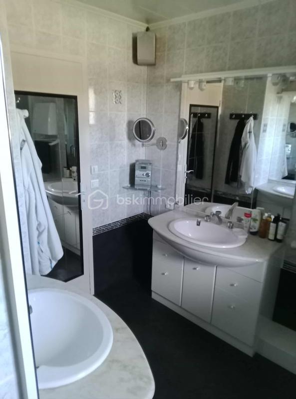 Maison - 146 m² - 6 pièces